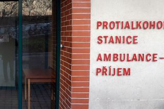 Noclehy opilců vysají z krajské pokladny miliony - Novinky